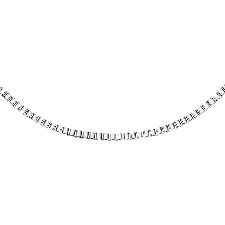 Silver Box Chain Necklace S with a minimalist, polished design, featuring square links crafted from stainless steel for a refined and versatile look suitable for everyday wear.