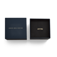 Arch Ring Gold 2.5mm presented in an elegant Daniel Wellington gift box, highlighting its slim, polished gold band and minimalist style, ideal for gifting or adding to a jewellery collection.