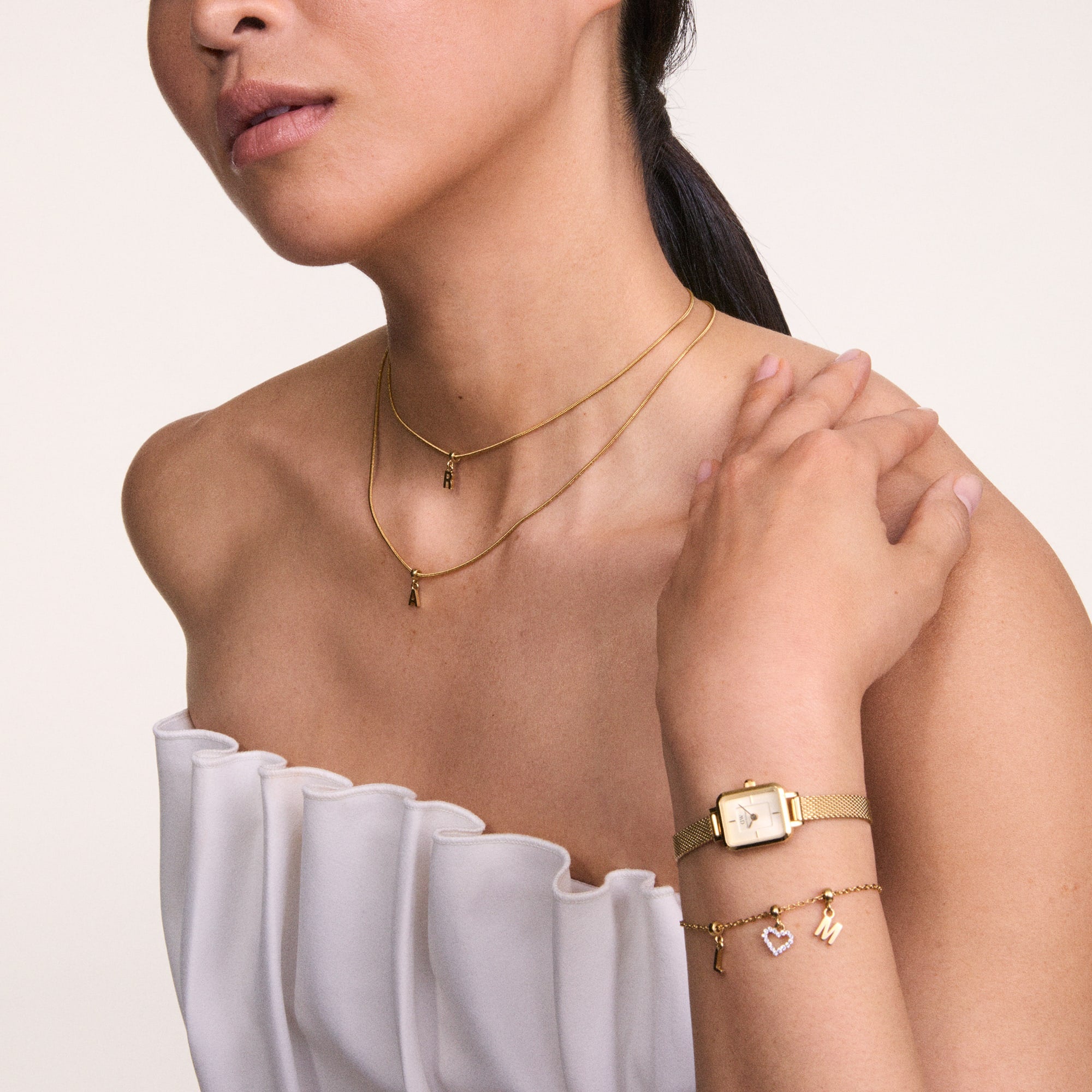 ヘンリース クラシッククラブ ショート オールホワイト ジャグリング Quadro mini-champagne square dial watch for women | DW