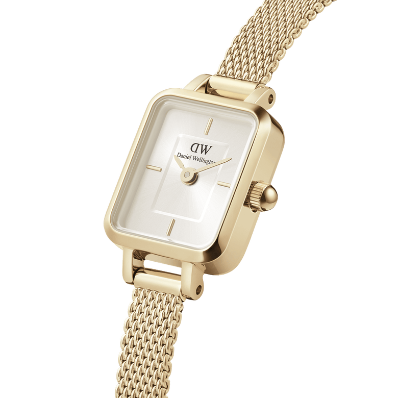 Quadro Mini Evergold Champagne gold watch featuring a slim rectangular case, champagne sunray dial, and a finely woven gold mesh strap, designed for women who prefer a minimalist and elegant accessory.