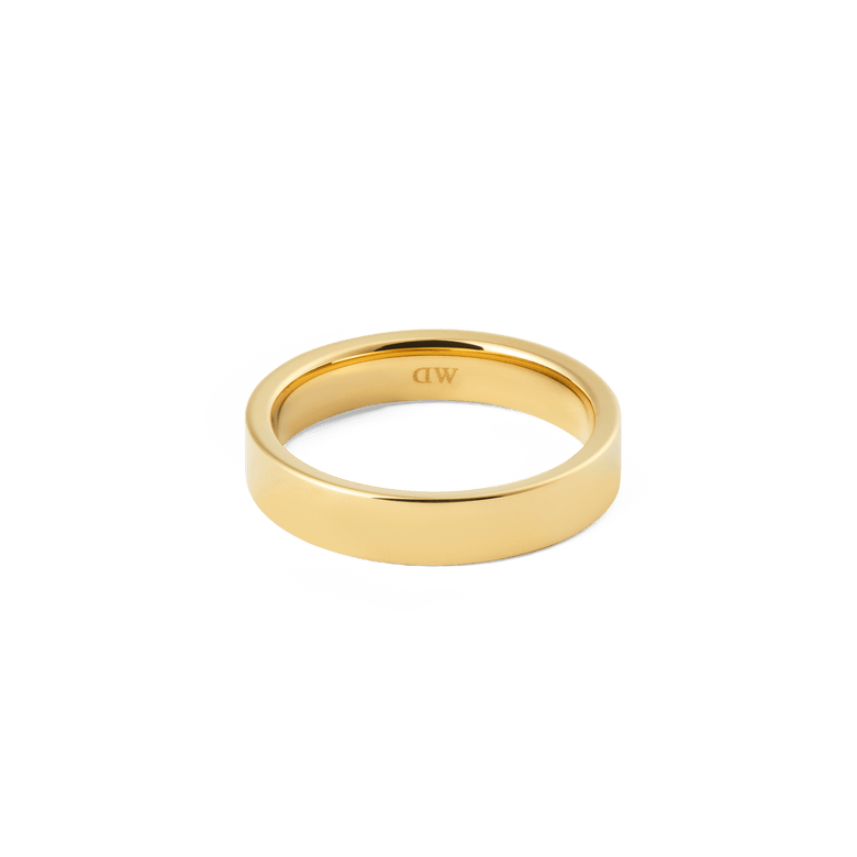Line Ring Polished Gold 4.5mm with a smooth, minimalist gold band and mirror-like finish, crafted from stainless steel and designed for both men and women.