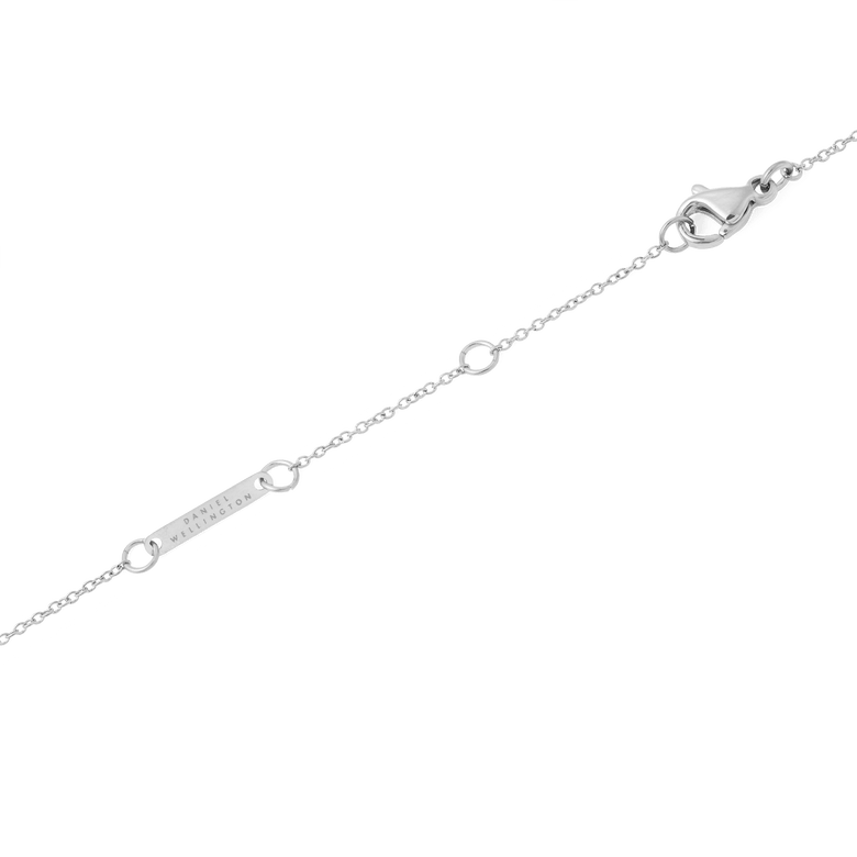 Adjustable clasp and branded tag detail of the Mirelle Star Necklace Silver, highlighting the fine silver chain and secure fastening designed for comfortable daily wear.