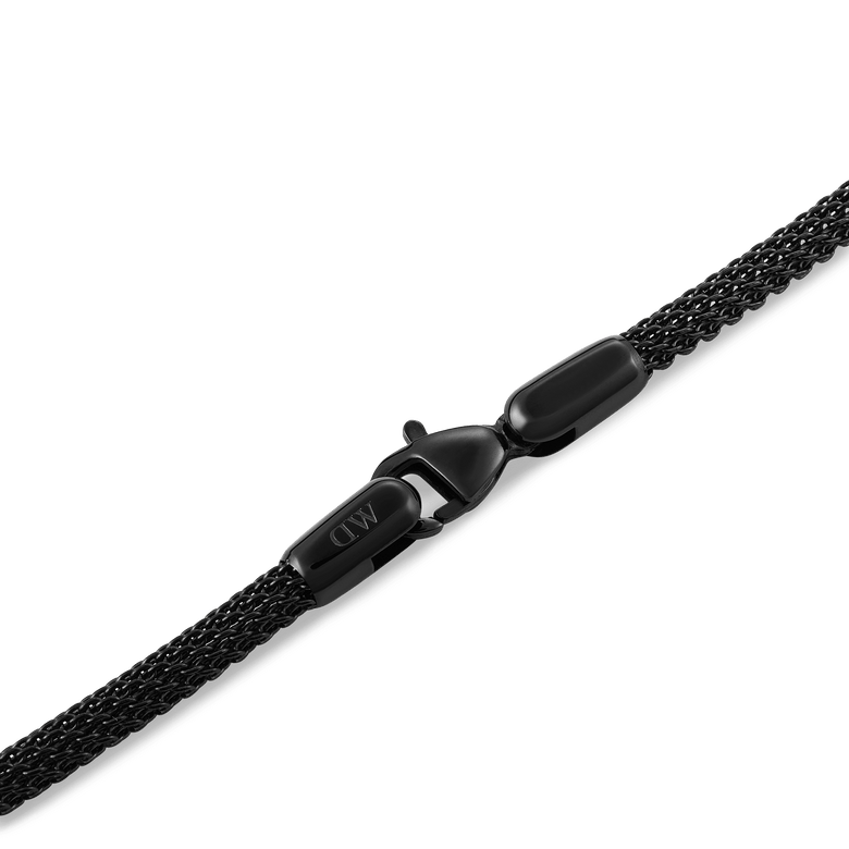 Close-up of the Tide Mesh Bracelet Ashfield 2.8 showing its fine black mesh band and sturdy lobster clasp, highlighting the bracelet’s refined stainless steel construction and modern detailing.