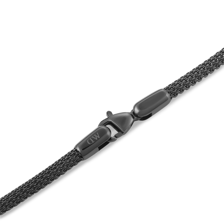 Close-up of the Tide Mesh Bracelet Graphite 2.8 showing its graphite mesh texture and secure lobster clasp, highlighting the refined and durable stainless steel construction.