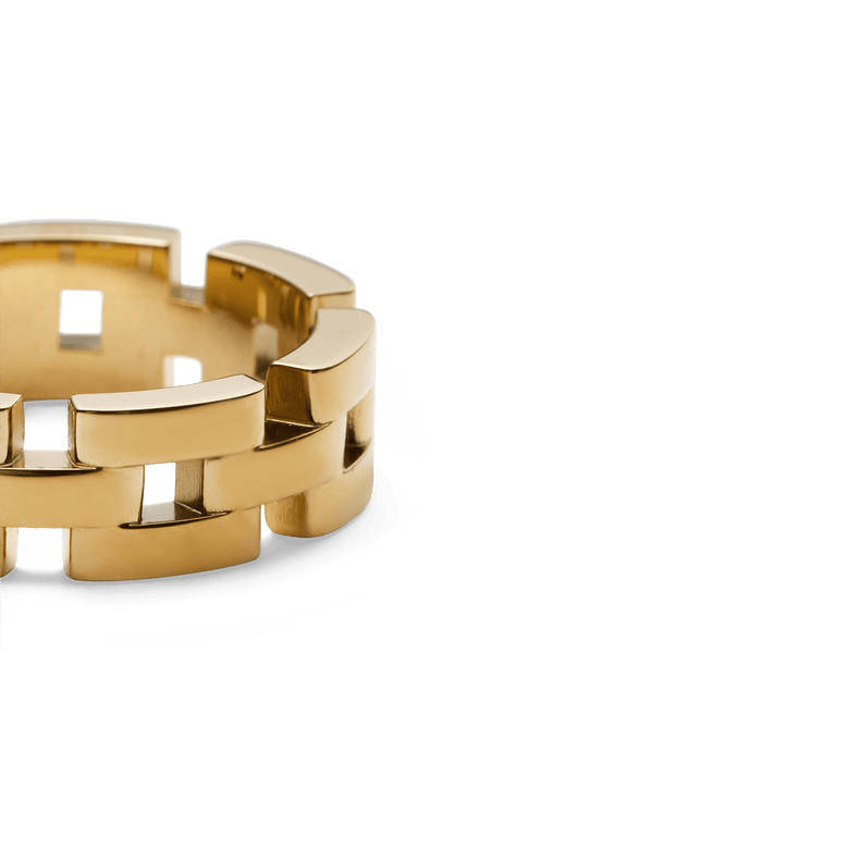 Close-up of the 3-Link Ring Gold, highlighting its bold geometric links, polished gold finish, and distinctive modern design inspired by classic watch straps.