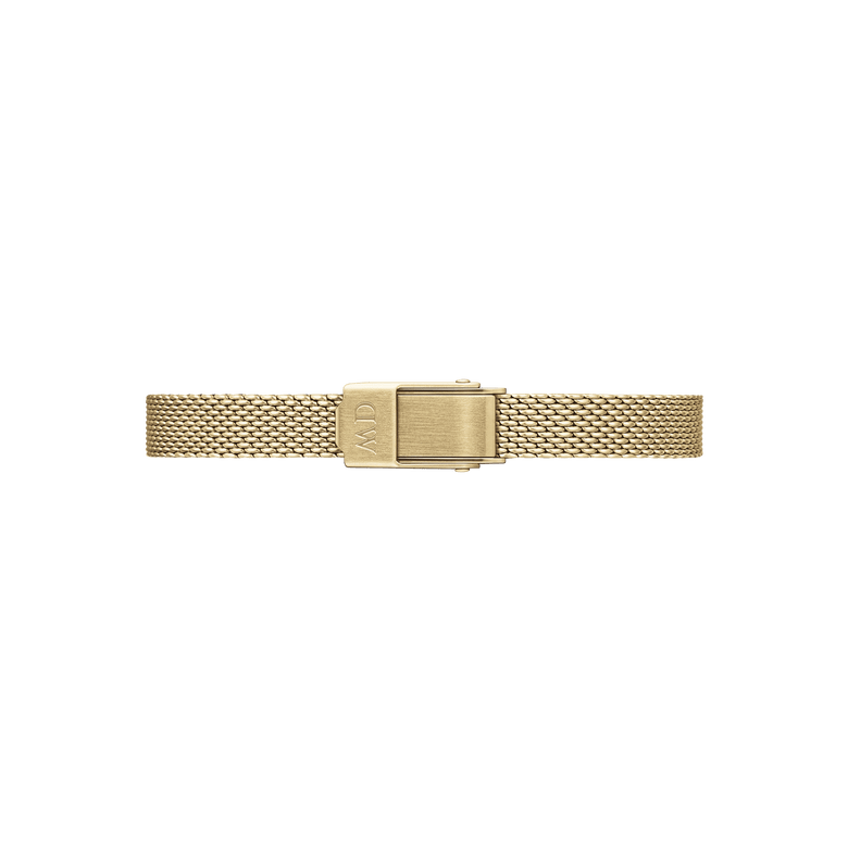 The Quadro Mini Evergold Amber features a slim gold mesh bracelet with an adjustable clasp, offering a comfortable and secure fit for petite wrists.