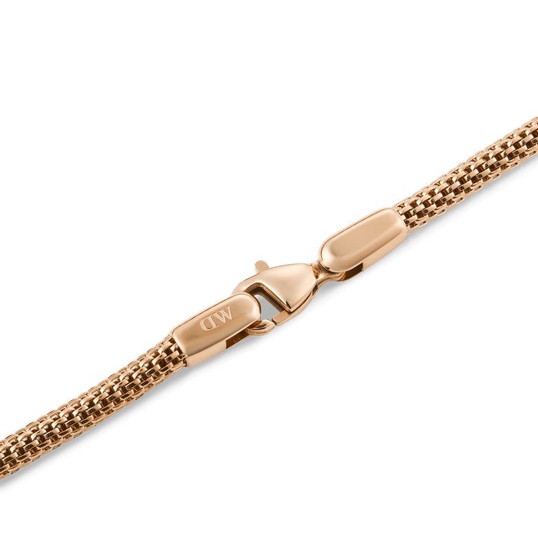 Close-up of the Tide Mesh Bracelet Melrose 2.8 showing its rose gold mesh band and secure lobster clasp, highlighting the fine texture and polished finish.